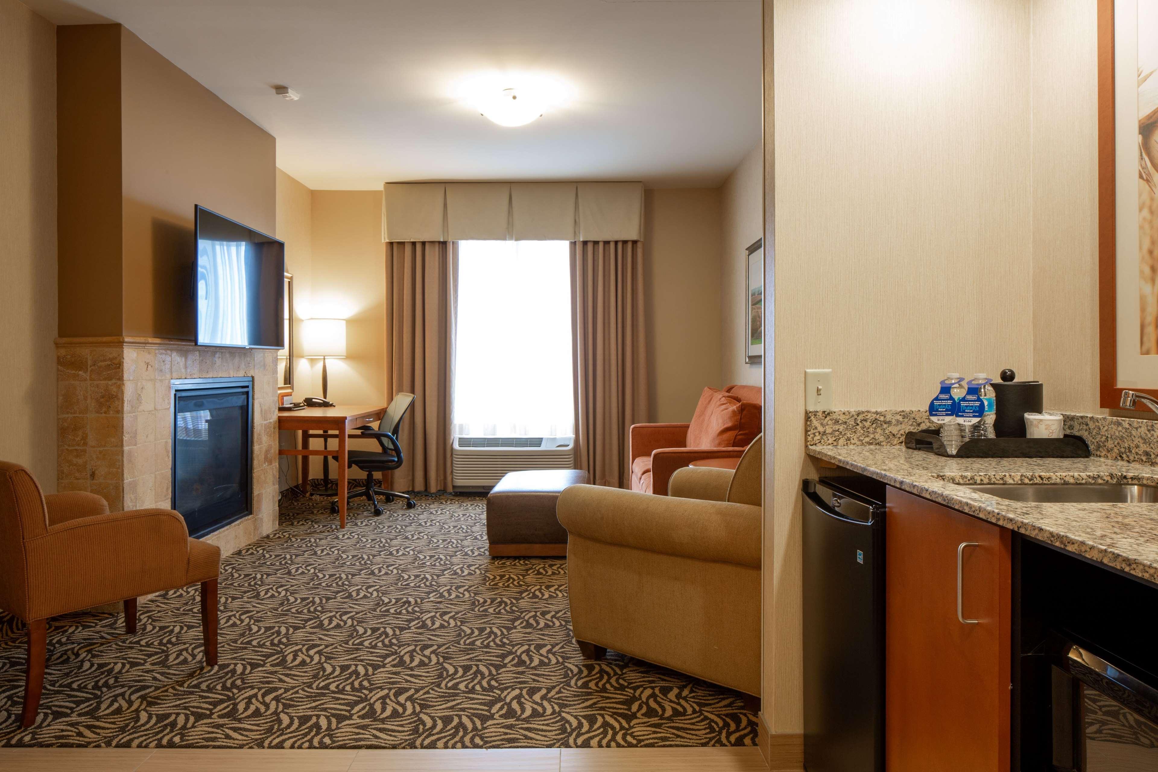 Hilton Garden Inn Cedar Falls Conference Center מראה חיצוני תמונה