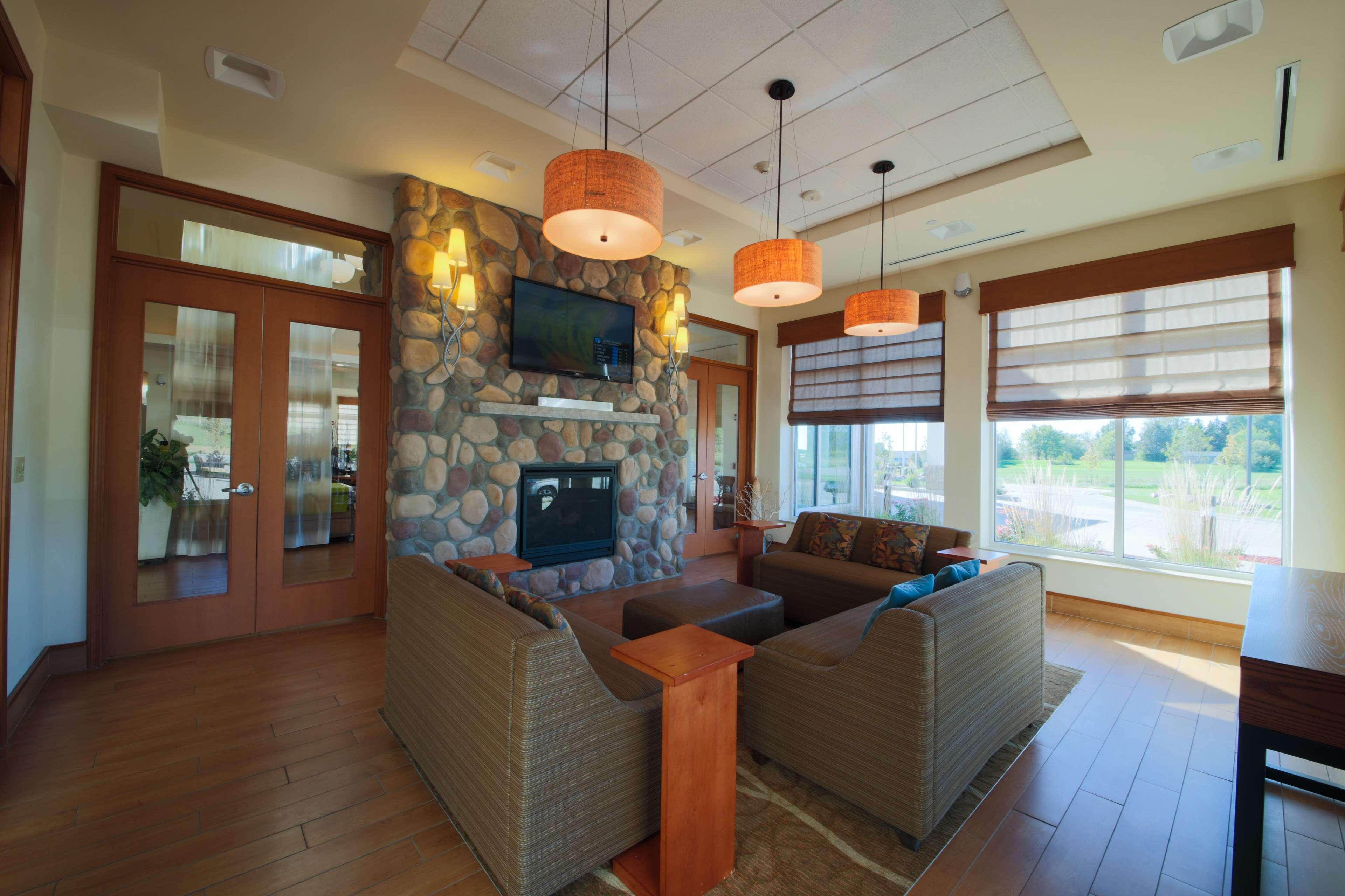 Hilton Garden Inn Cedar Falls Conference Center מראה חיצוני תמונה