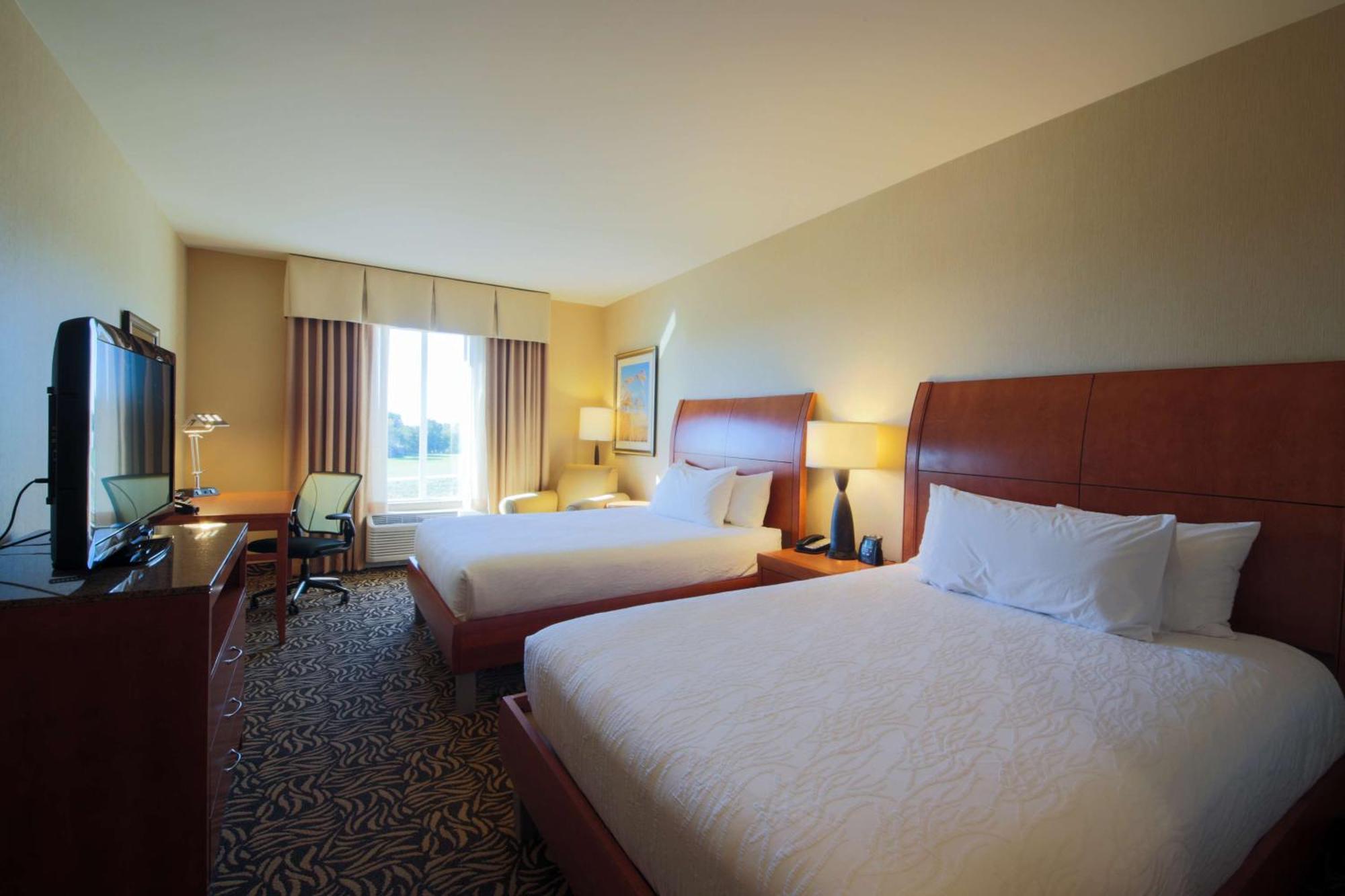 Hilton Garden Inn Cedar Falls Conference Center מראה חיצוני תמונה