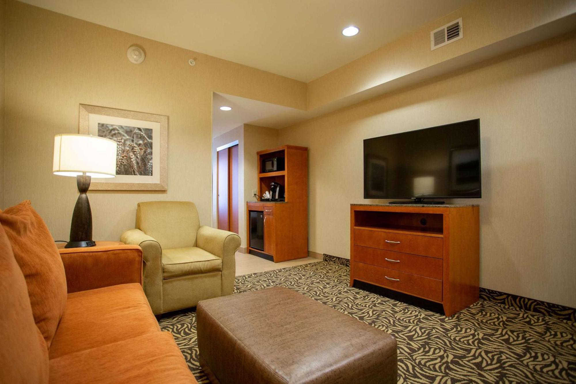 Hilton Garden Inn Cedar Falls Conference Center מראה חיצוני תמונה