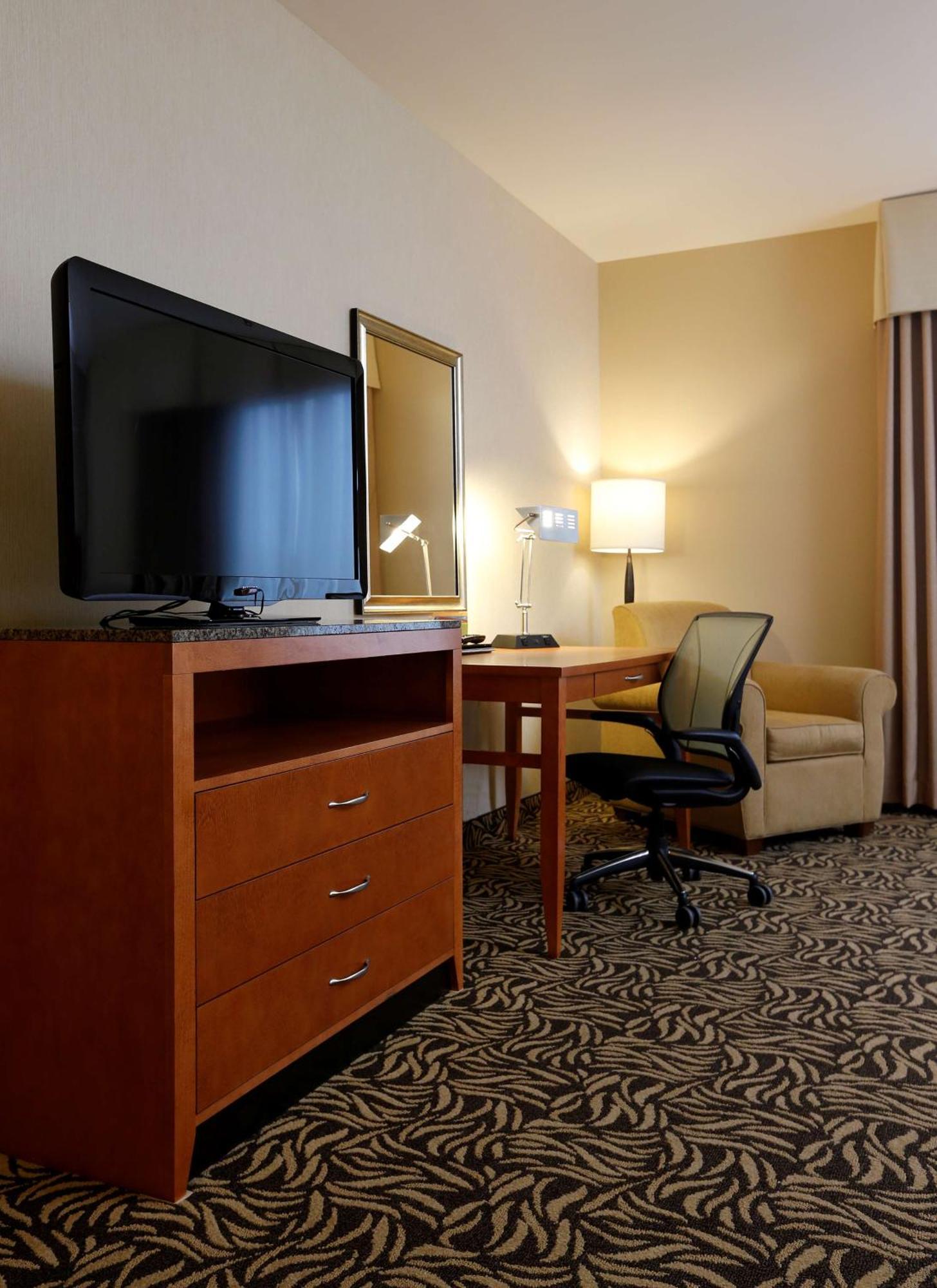 Hilton Garden Inn Cedar Falls Conference Center מראה חיצוני תמונה