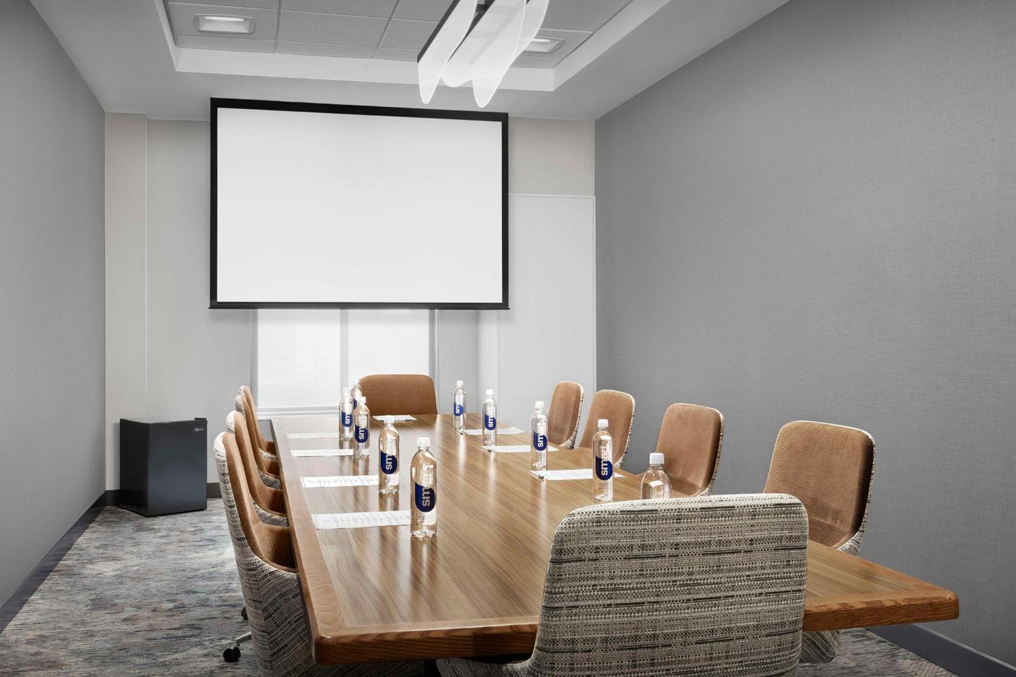 Hilton Garden Inn Cedar Falls Conference Center מראה חיצוני תמונה