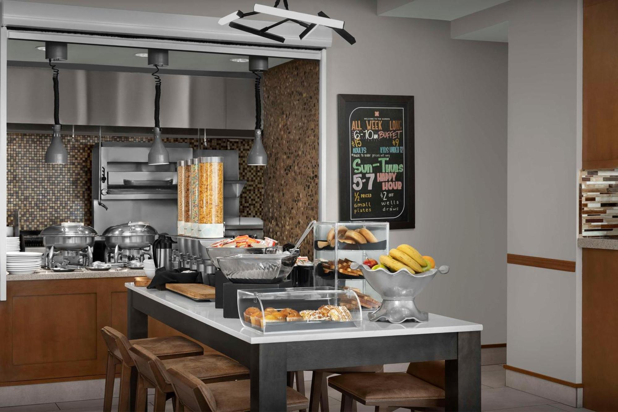 Hilton Garden Inn Cedar Falls Conference Center מראה חיצוני תמונה