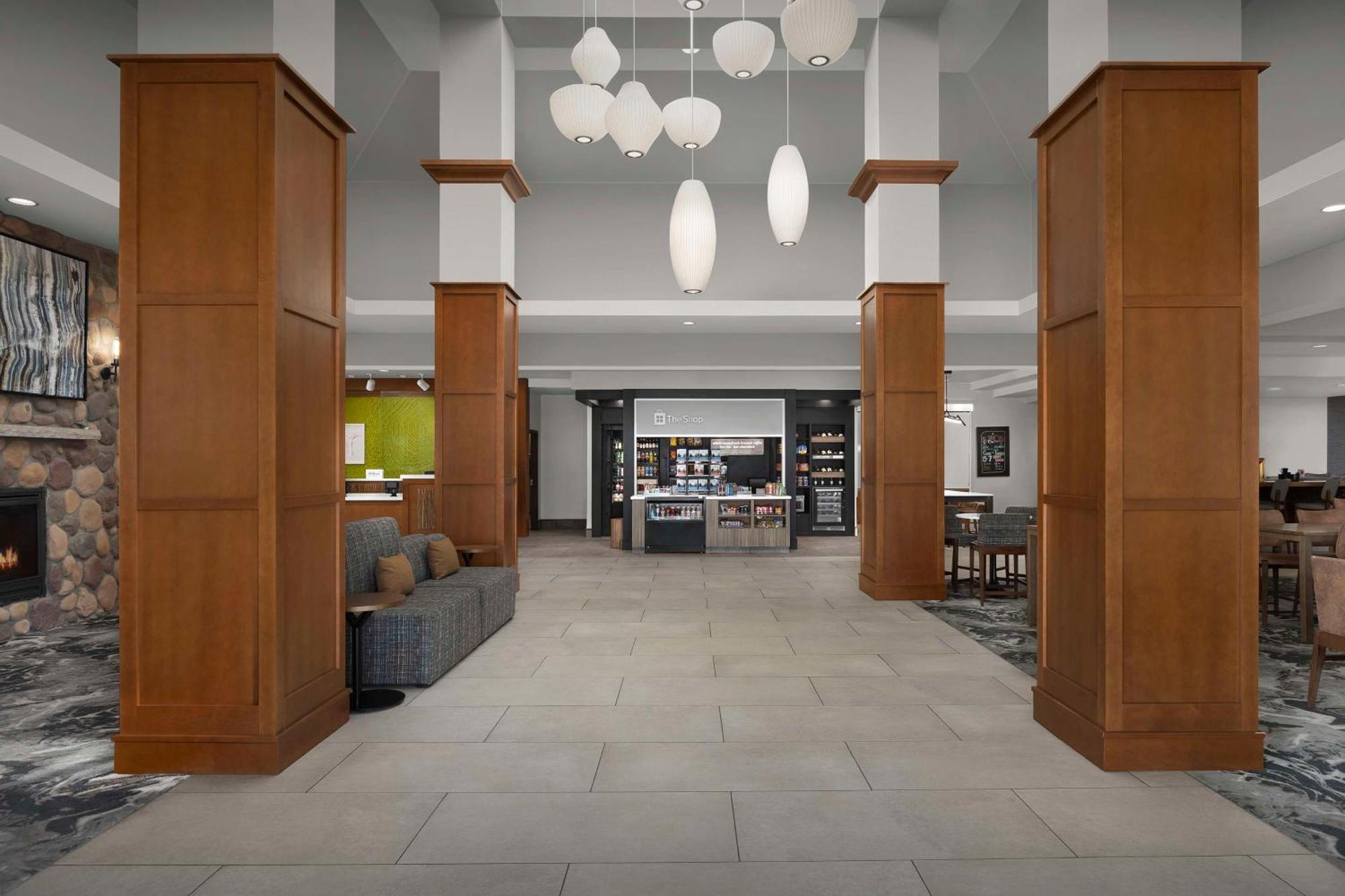 Hilton Garden Inn Cedar Falls Conference Center מראה חיצוני תמונה